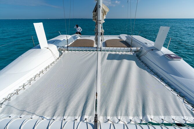 2 in 1 Catamaran to Isla Mujeres Tour from Cancun with Open Bar - The catamaran ride and open bar: fun with real-world rules