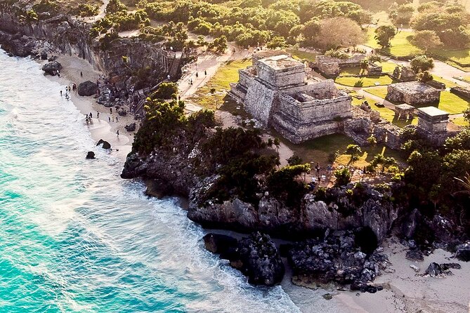 4 Places, 1 day: Tulum, Coba, Cenote & Playa del Carmen - Tulum Archaeological Site: oceanfront ruins and rules you should know