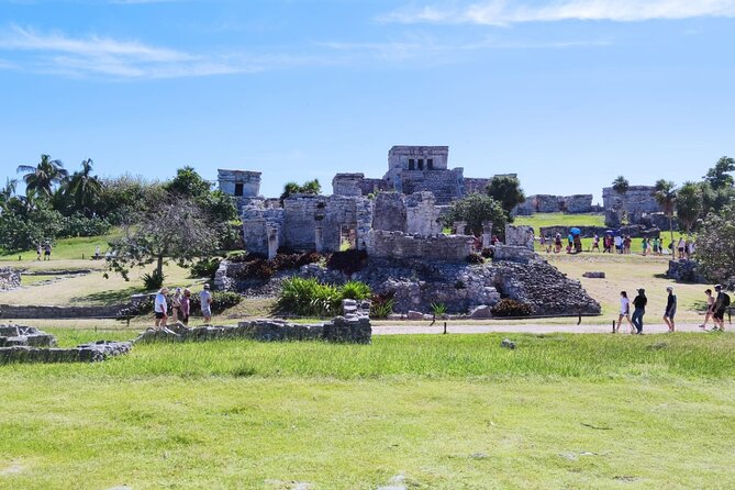 4X1 TOUR Tulum, Coba, Cenote & Playa del Carmen with buffet - Lunch at the cenote-area restaurant: buffet time that can make or break your energy