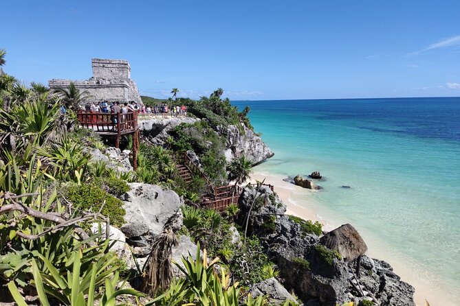 4X1 TOUR Tulum, Coba, Cenote & Playa del Carmen with buffet - Stop 4: Quinta Avenida in Playa del Carmen, plus beach views nearby