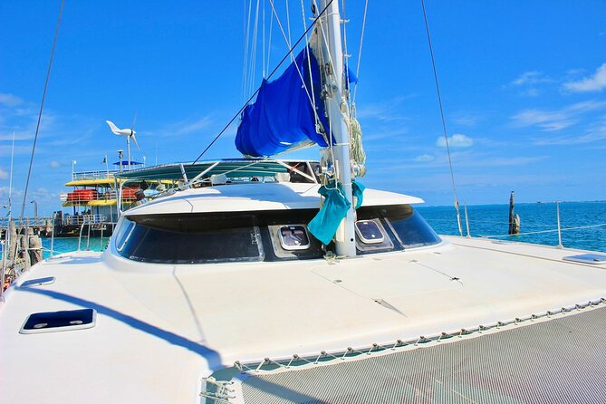 7hrs / 46ft Catamaran Private Charter From Cancun to Isla Mujeres - The Open Bar and Lunch Setup: What Included Really Means