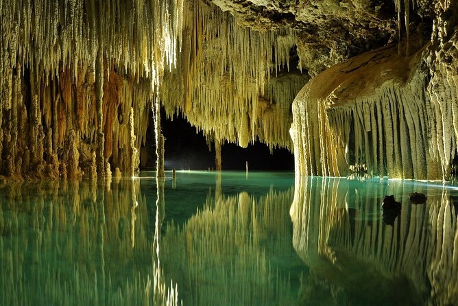 A secret river adventures tour. Explore the nature wonders of the Riviera Maya - Inside Rio Secreto: How the Guided Flow Works