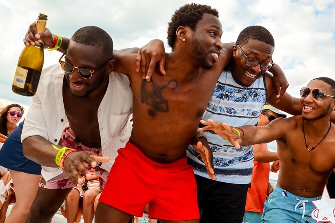 Adults only Hip Hop Sessions Boat Party Cancun - Who this Cancun hip hop boat party is best for
