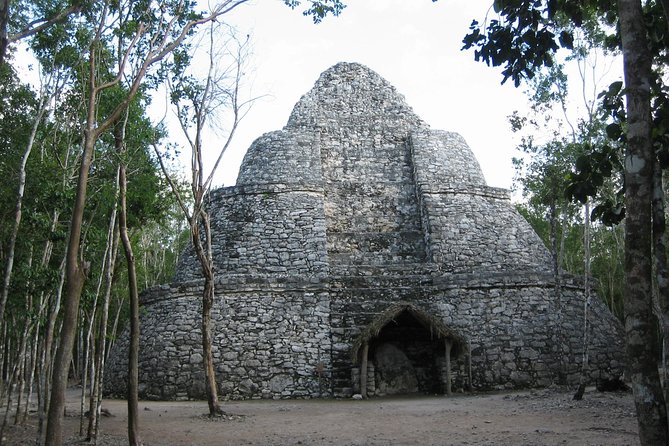 Amazing adventure Tulum, Coba, Cenote and Playa del Carmen Tour. - Morning at Tulum Archaeological Site, with history you can actually use