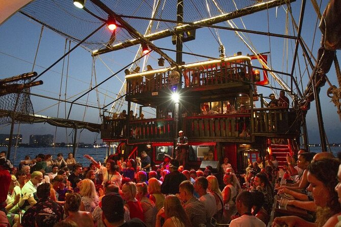 Amazing pirate dinner in Cancun, you must be here! - Who This Pirate Dinner Cruise Is Best For