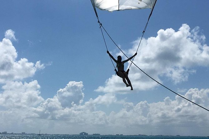 Amazing tour to the beauty Isla Mujeres with Snorkel and open bar - Open Bar on the Catamaran: Lively Energy, Variable Drink Strength