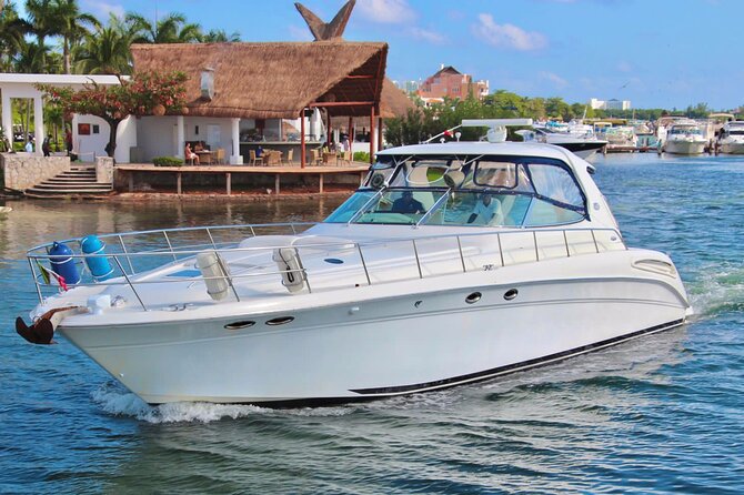 Beautiful SUNDANCER 60ft Private yacht / 18PAX 25P15 - What cruising around Cancun feels like once you are on the water