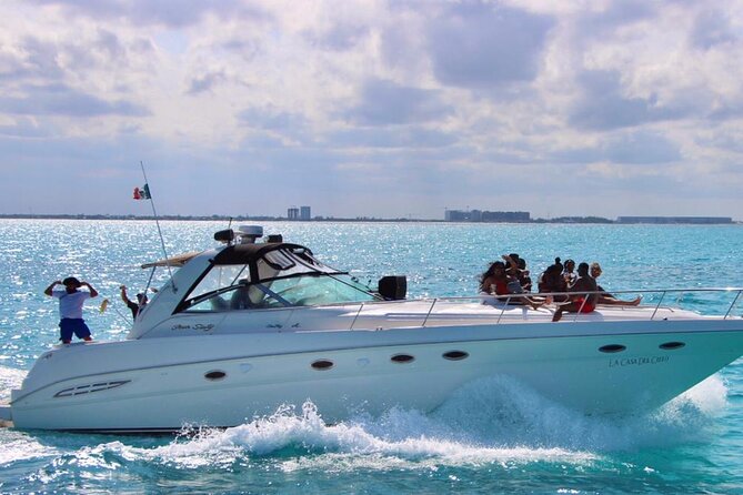 Beautiful Yacht SeaRay 48ft / 15PAX 25P16 - Meeting in Cancun: getting on board without stress