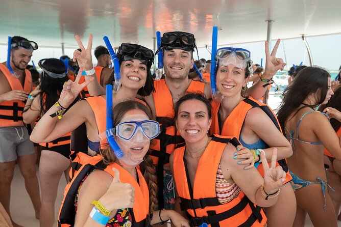 Best Catamaran Isla Mujeres tour with Open bar, lunch, snorkel - The price reality: what $29.90 really means