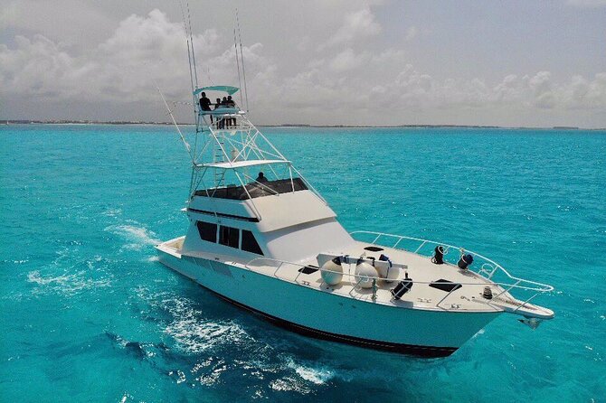 Biggest Luxury Yacht Boat Best in Cancun up to 28 pax - The Big 60ft Yacht, Group Size, and the Real Party Factor