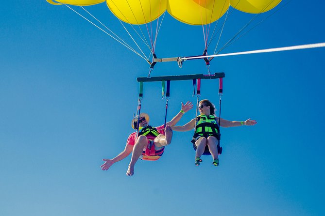 Cancun Adventure: Reef Snorkeling & Parasailing Experience - Guides, Captains, and the Small Details That Make It Comfortable