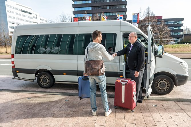 Cancun Airport Departure transfer from Hotel Zone, Puerto Juarez, Puerto Morelos - Comfort, vehicle choice, and what fits your group