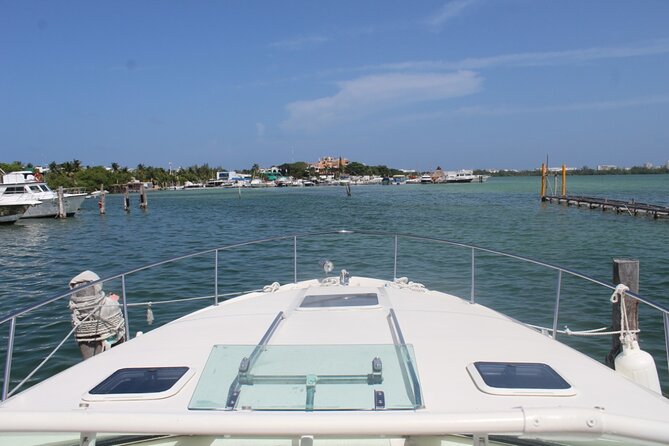 Cancun Bay Private 2-Hour on a Luxury Yacht - Food, drinks, and the little comforts that make it feel luxury