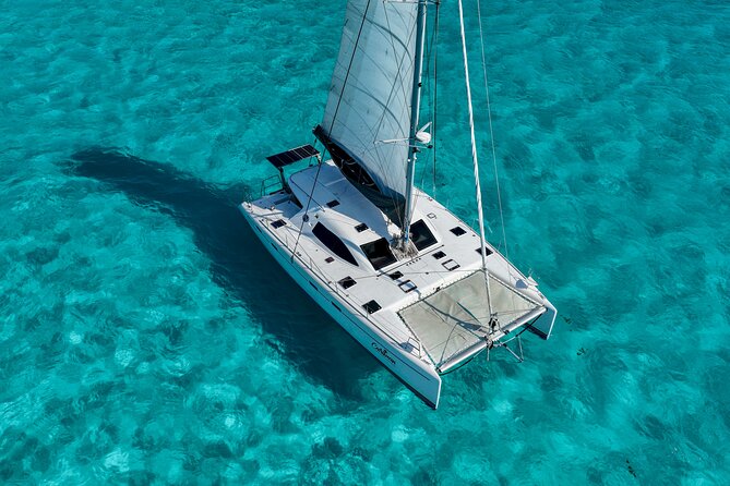 Cancun Catamaran: Isla Mujeres, Snorkeling, Drinks & Buffet Lunch - Beach club lunch and open bar: checking the value