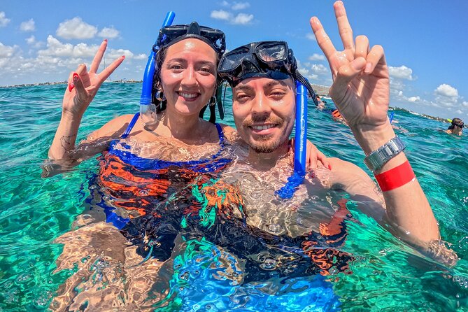Cancun Catamaran: Isla Mujeres, Snorkeling, Drinks & Buffet Lunch - Comfort and crowding on board: what to expect on packed days