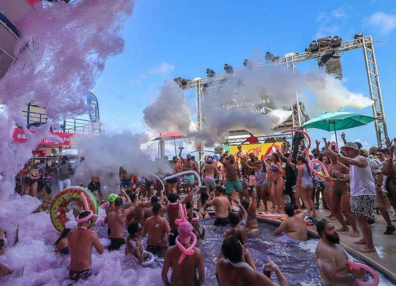 Cancún: Coco Bongo Beach Party Experience - Coco Bongo Cancun Beach Party, Where the Show Meets the Sea