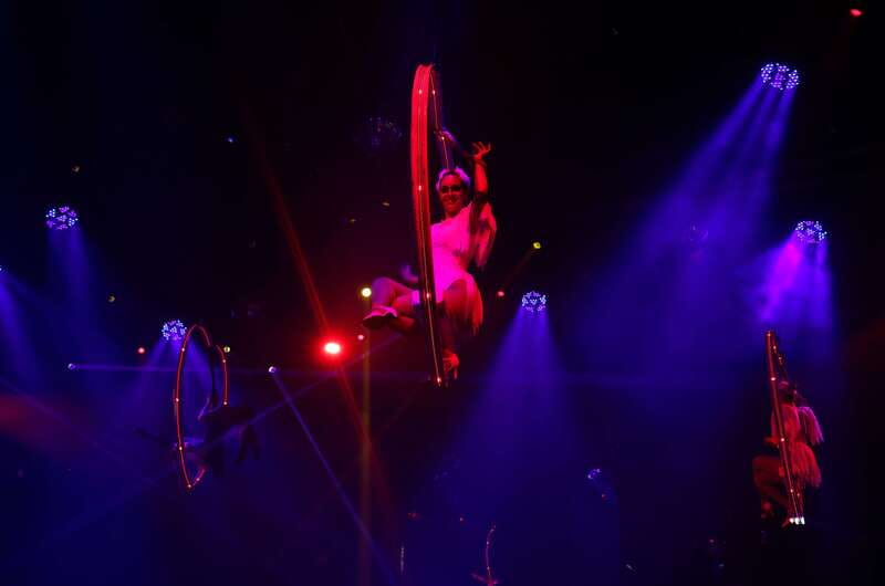 Cancun: Coco Bongo Nightclub Experience - Your Coco Bongo night: entry, snacks, and how the show plays out