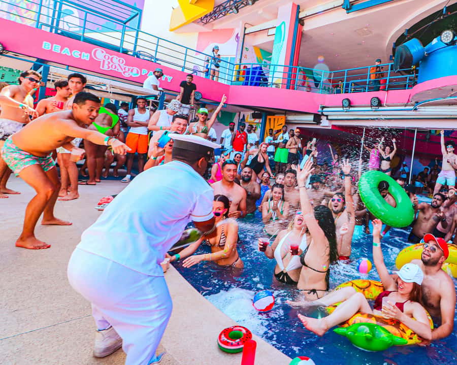 Cancun: Coco Bongo Spring Break Beach Party with Open Bar - Cancun’s Coco Bongo Beach Party, what it feels like in real life