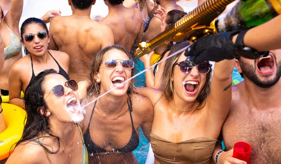Cancun: Coco Bongo Spring Break Beach Party with Open Bar - Foam party and swimming, why the water break is part of the plan