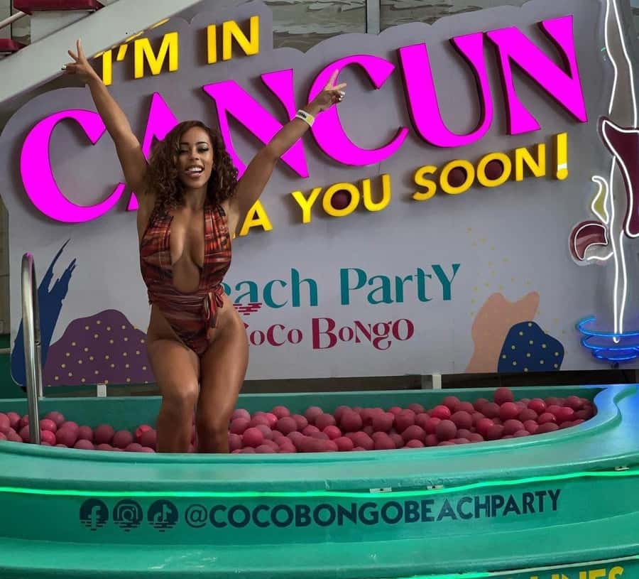 Cancun: Coco Bongo Spring Break Beach Party with Open Bar - Where it starts, Plaza Forum and the Coco Bongo front door