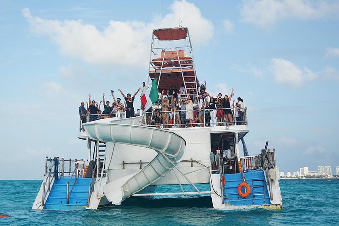Cancun Dancer Cruise to Isla Mujeres with Snorkeling and Lunch - Heading to Teatro de Cancún, then straight onto the sea