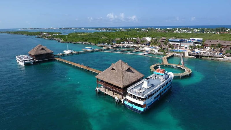 Cancún: Dolphin Encounter on Isla Mujeres with Buffet - Photo policy and the smart way to handle it