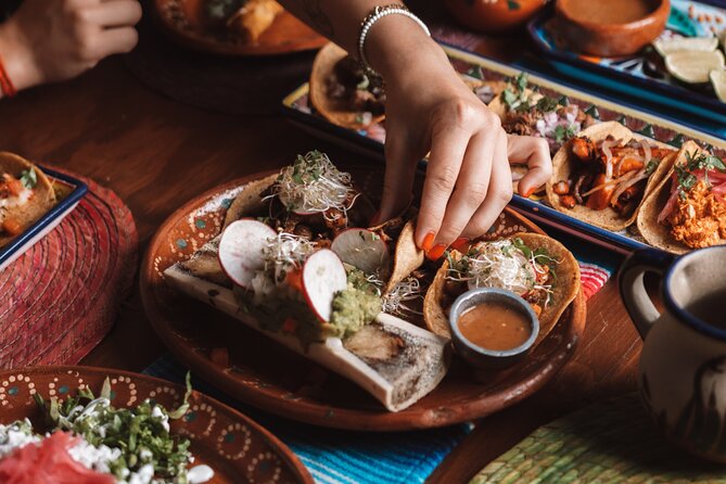 Cancun Guided Unlimited Taco Lunch & Shopping Experience - Guides and service quality, what to look for on the day