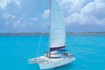 Cancun Half-Day Sailing Catamaran Cruise to Isla Mujeres