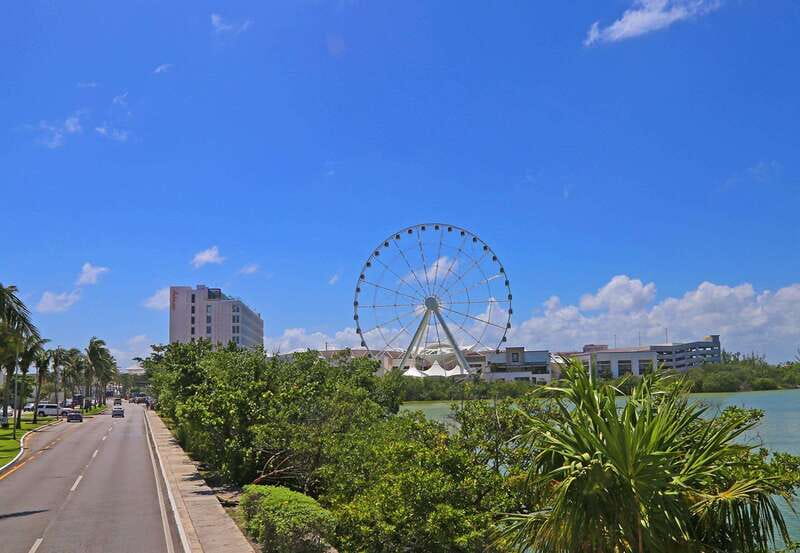 Cancún: Hop-on Hop-off Bus Tour with Submarine Trip - Downtown circuit: local landmarks and lagoon-edge strolling