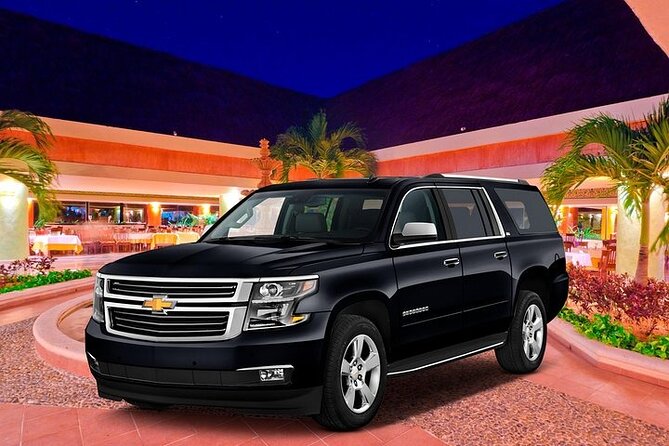 Cancun Hotel-Airport Private Deluxe SUV - Meeting the Mexico Travel Solutions representative at the airport
