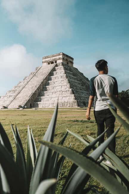 Cancun in its entirety: Chichen Itza ruins, cenote, and Valladolid - From Cancun pickup to the Chichén Itzá start, what the morning feels like