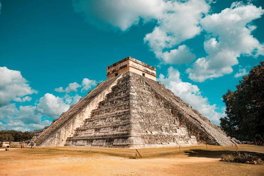 Cancun in its entirety: Chichen Itza ruins, cenote, and Valladolid - Valladolid in 30 minutes, what you can actually see and enjoy