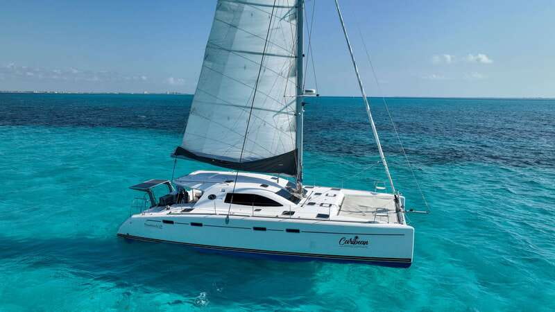 Cancun: Isla Mujeres Catamaran + Coco Bongo Show - Getting to the marina, then straight into sea time