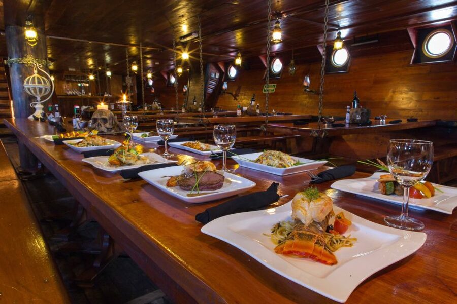Cancún: Jolly Roger Pirate Dinner Cruise 2025 - What to expect on board: rules that affect your comfort