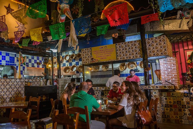 Cancun Night Combo: Taco & Beer Tour and Coco Bongo Show & Drinks - El Parque de las Palapas: dessert and free stroll at the night market