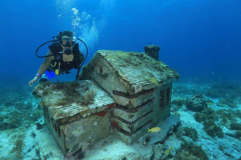 Cancun: Scuba Diving for Beginners, 2 Dives - MUSA Underwater Museum: why it is such a strong first underwater stop