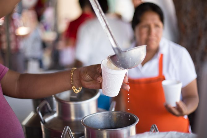 Cancun Street Food Tour with Food Stalls, Local Market and Murals - Stop 4 at La Michoacana: popsicles and ice cream with natural flavors