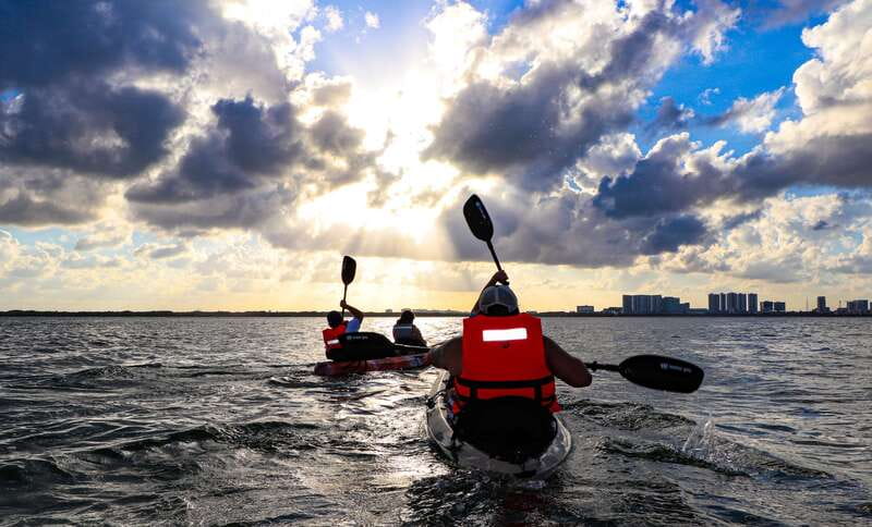 Cancun: Sunset Kayak Experience in the Mangroves - Safety briefing and warm-up: the 15 minutes that prevents frustration