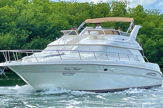Cancun Yacht Tour - SEARAY YACHT 46 FT GREAT FOR SUNSET 15 PEOPLE MAX 25P9 - Laguna Nichupté Channels to Open Water, Then Los Blanquizales
