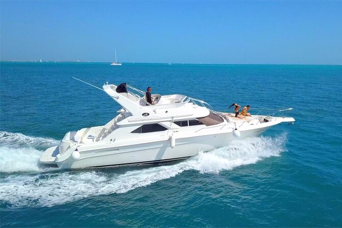 Cancun yachts rental YACHT 46 FT, 15 PAX MAX 25P12 - Onboard comfort: cabin for shade, deck for sun