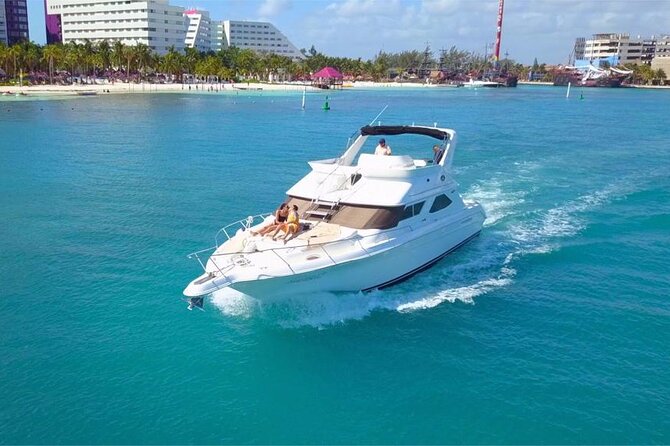 Cancun yachts rental YACHT 46 FT, 15 PAX MAX 25P12 - Included drinks and ice: hydration that actually helps