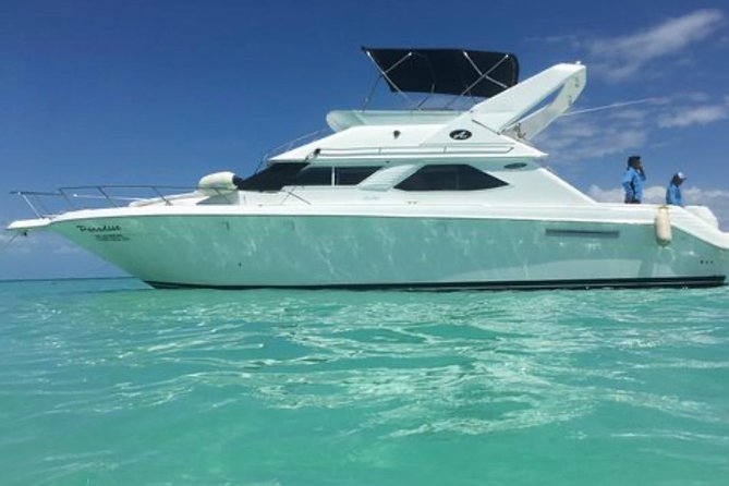 Cancun yachts rental YACHT 46 FT, 15 PAX MAX 25P12 - The Cancun Bay cruise: easy, scenic, and not rushed