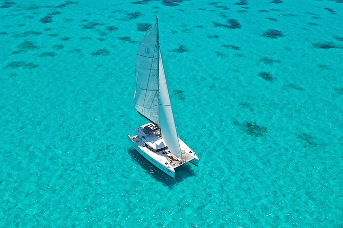Catamaran Albatros Platinum & Beach club & Open bar & Isla Mujeres - The Optional Spinnaker Ride: Fun If You Meet the Rules