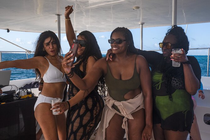 Catamaran Booze Party With Open Bar in Cancun - Onboard lunch: included, but check your expectations