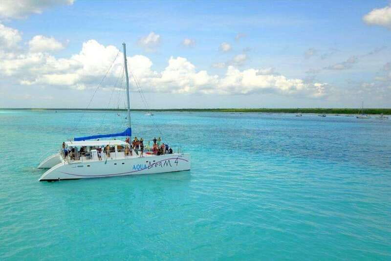 Catamaran party Isla Mujeres with drinks & lunch - Isla Mujeres free time in the center: walk, shop, and pick your own pace