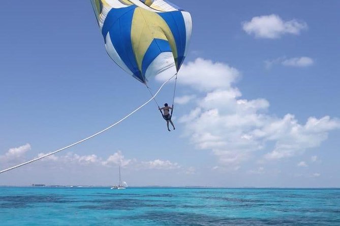 Catamaran Sail to Isla Mujeres with all inclusive from Cancun or Riviera Maya - Board life on the catamaran, and how the crew changes the day