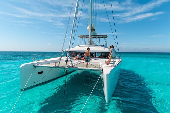 Catamaran Tour to Isla Mujeres, Open bar, Lunch, Snorkeling, Beach Club Included - Cancun to Isla Mujeres, the Simple Way
