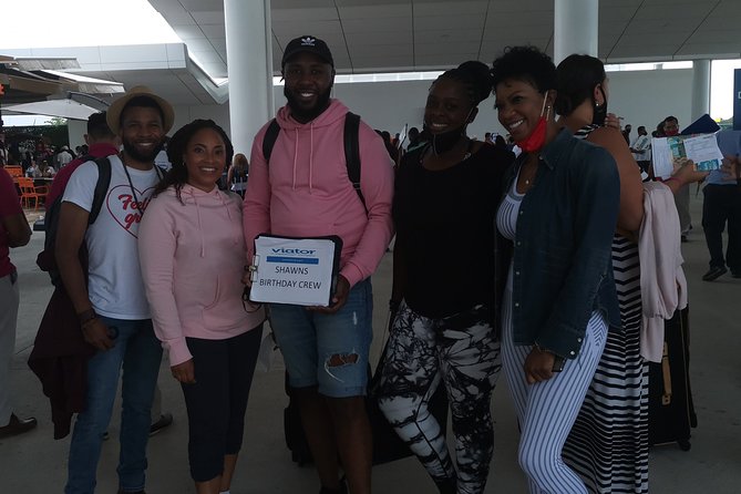 Cheap transfer for up to 10 people. - Finding Your Driver at Cancun International Airport Without the Scanning Game