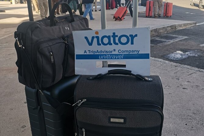 Cheap transfer for up to 10 people. - Round-Trip Option: Keeping Your Departure Simple