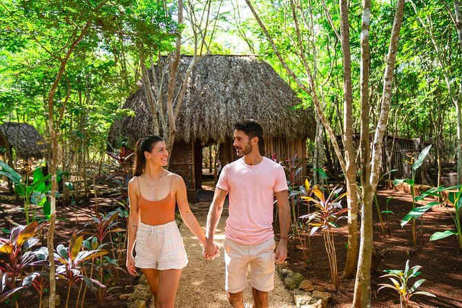 Chichen Itza and Cenote Tsukán with Lunch - Transport, group size, and how the day feels in motion